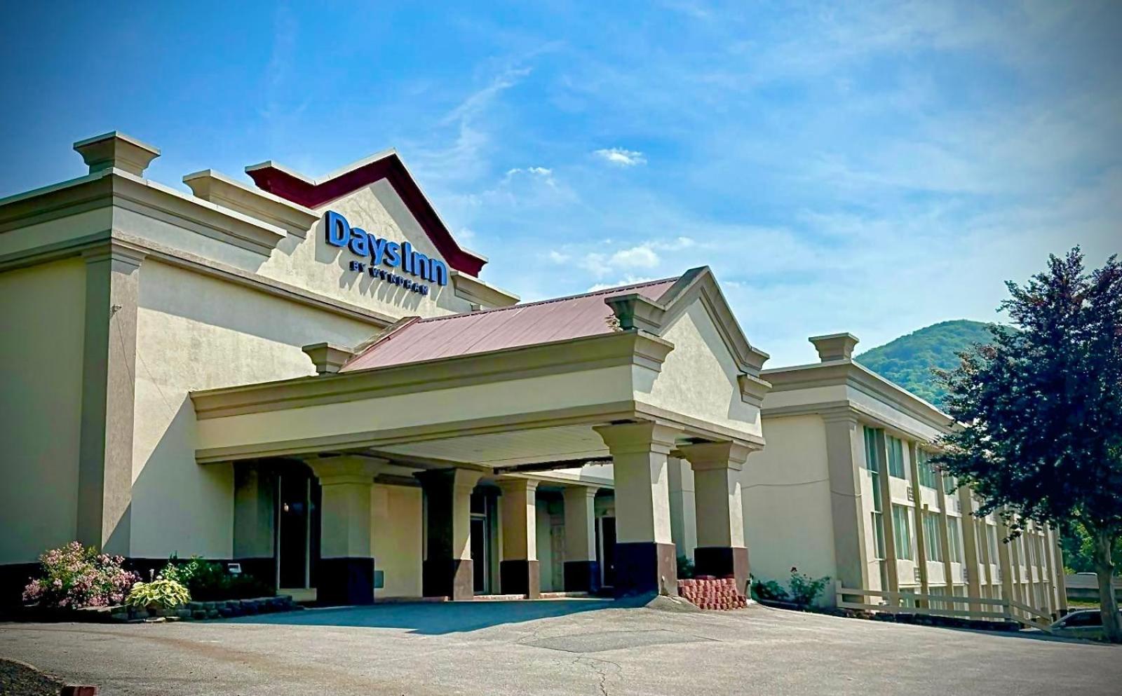 Days Inn By Wyndham Williamsport Eksteriør billede