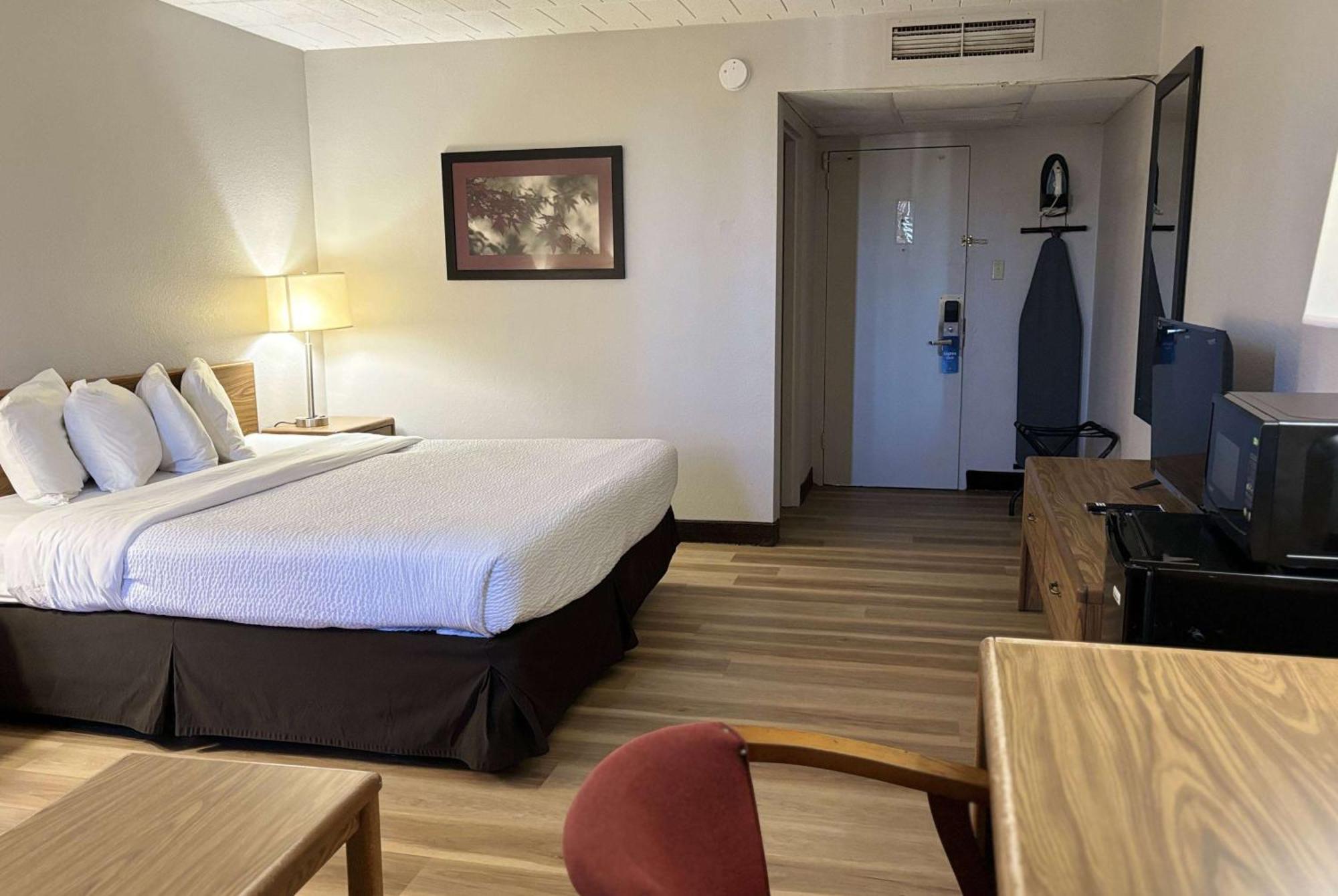 Days Inn By Wyndham Williamsport Eksteriør billede